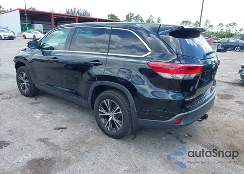 2019 Toyota Highlander Le z USA, uszkodzony, nr VIN 5TDBZRFH9KS946629